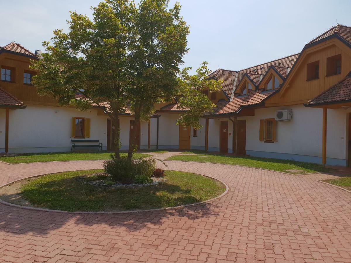 Tulpika 13 Apartamento Moravske Toplice Exterior foto